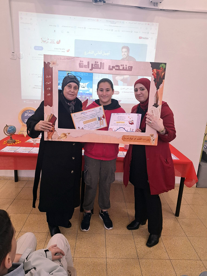 مدرسة أجيال الابتدائية - جلجولية تتوّج الدّفعة الاولى من فائزي منتدى القراءة المدرسيّ